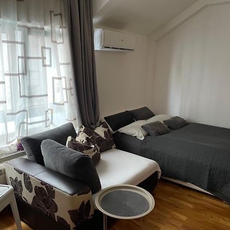 Apartman Bane Novi Sad Buitenkant foto