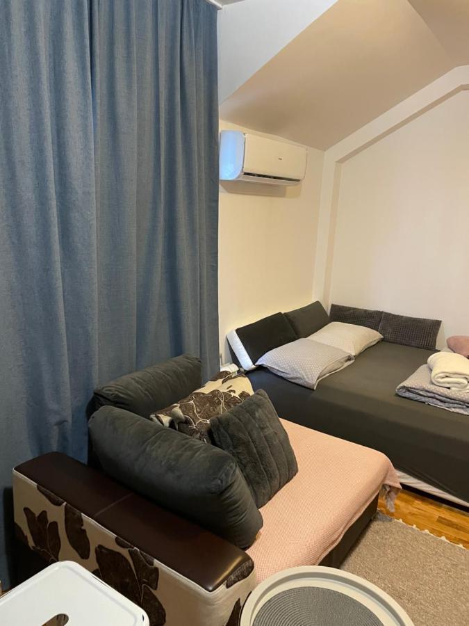 Apartman Bane Novi Sad Buitenkant foto